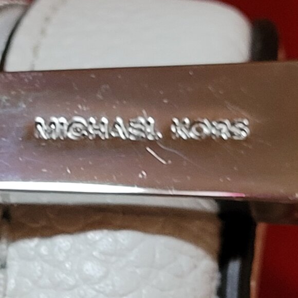 BRAND NEW, WITHOUT TAGS, MICHAEL KORS PURSE, MINT CONDITION!!! - Picture 2 of 6